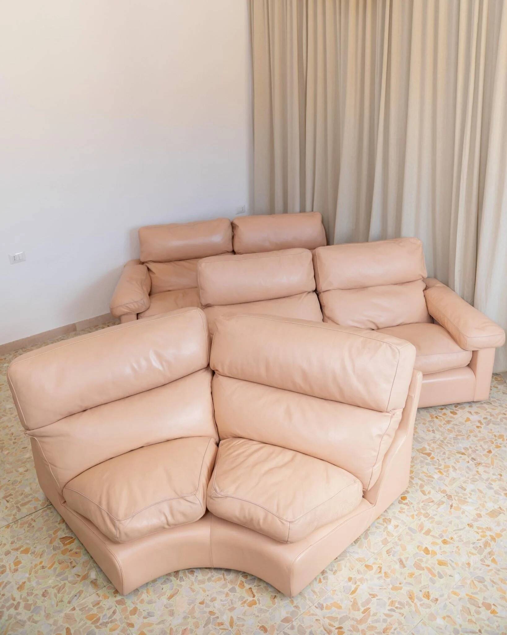 Canapé modulable vintage en cuir des années 1970, couleur blush, par Tito Agnoli pour Poltrona Frau, modèle Petronio, design mid-century, mobilier de luxe