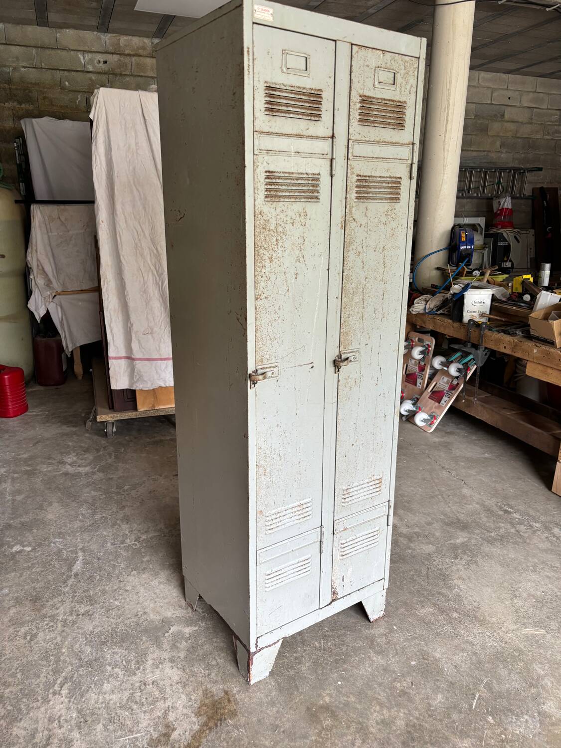 Industrial locker room