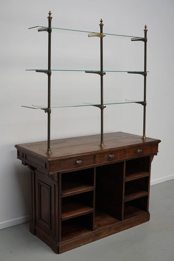 Comptoir de magasin en chêne français antique / unité de rangement, 19e siècle