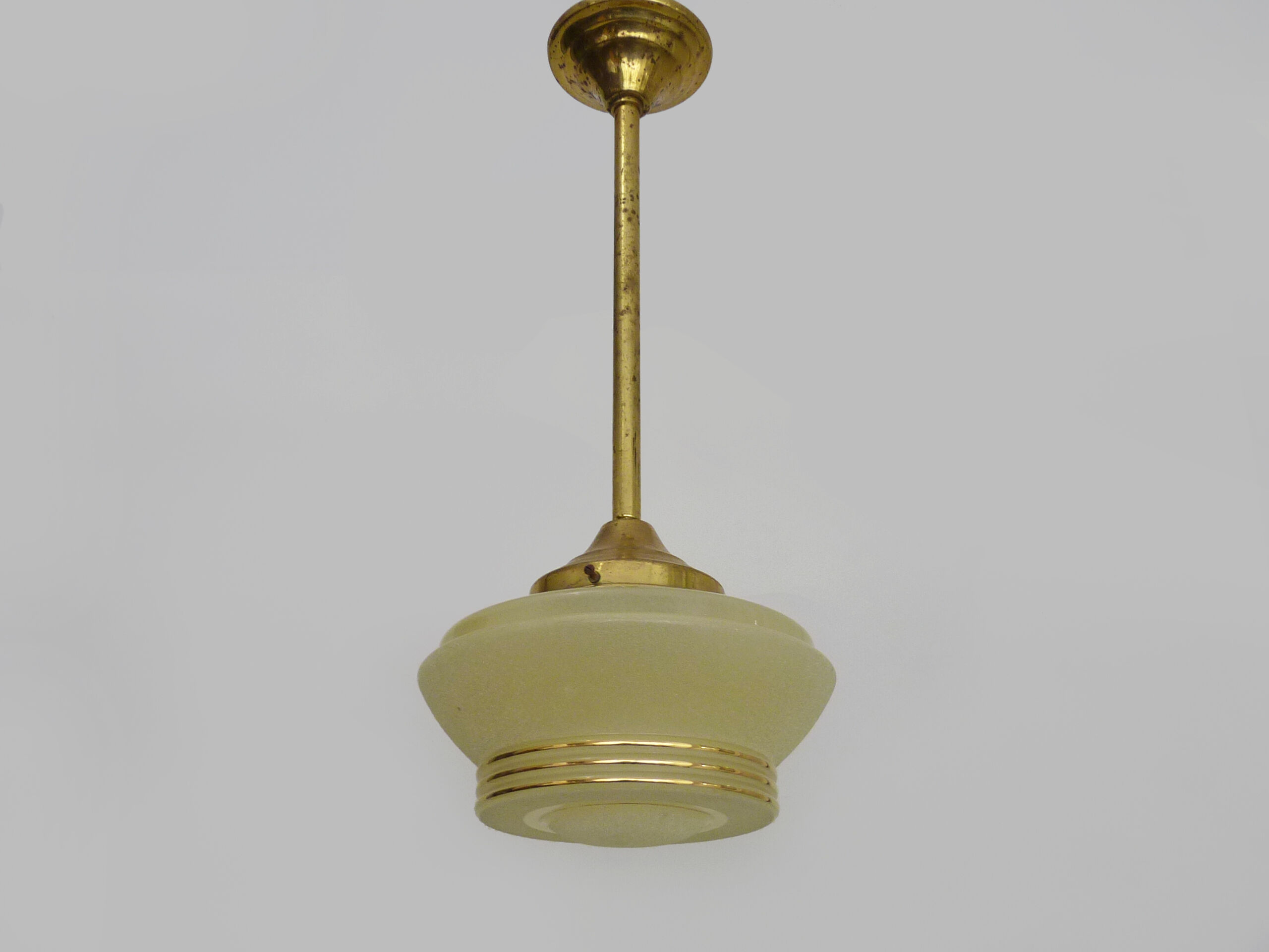 Suspension globe yellow granite, bordered gold lampshade old art deco. Year 50