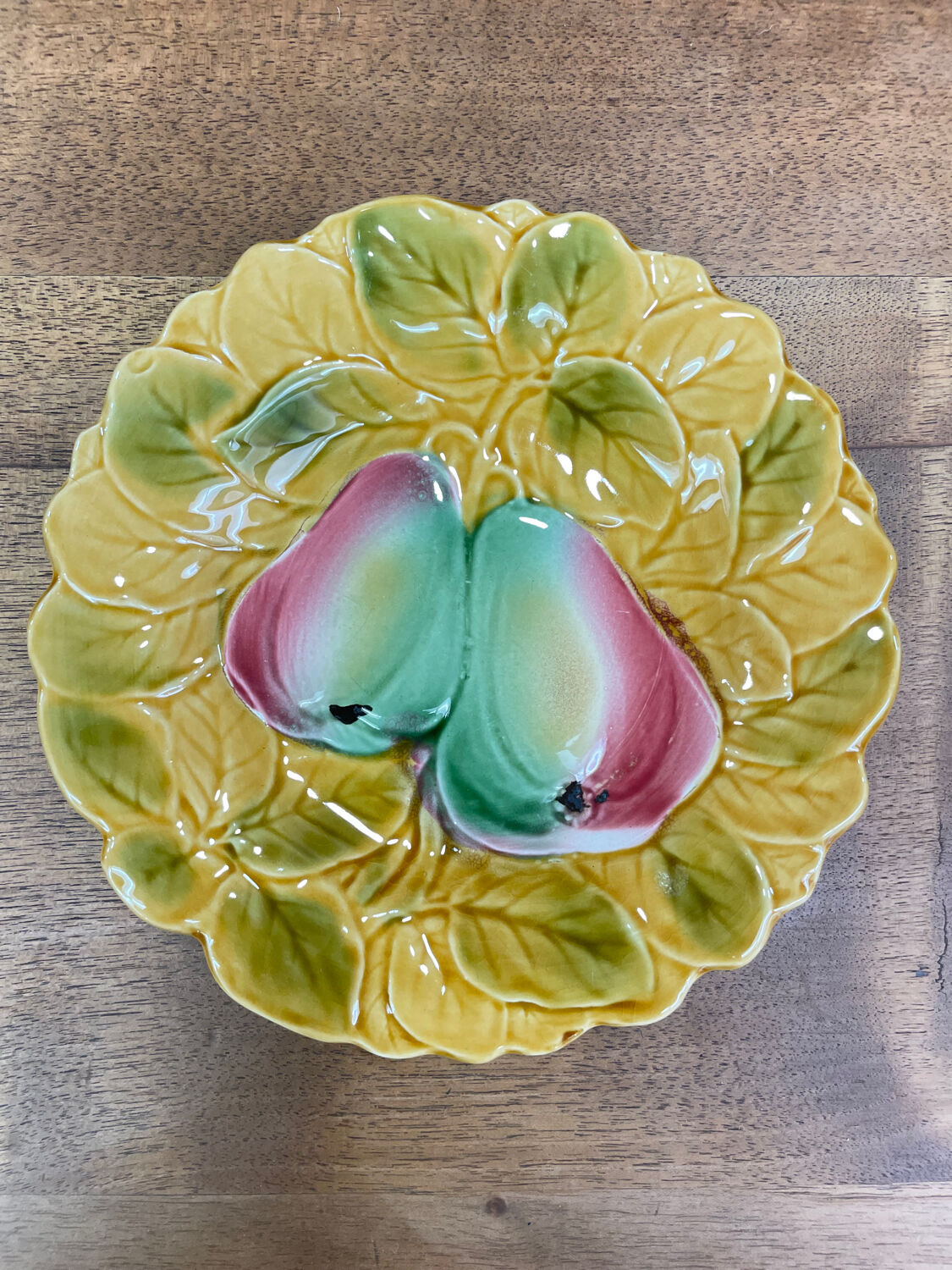 6 dessert plates in Sarreguemines barbotine.