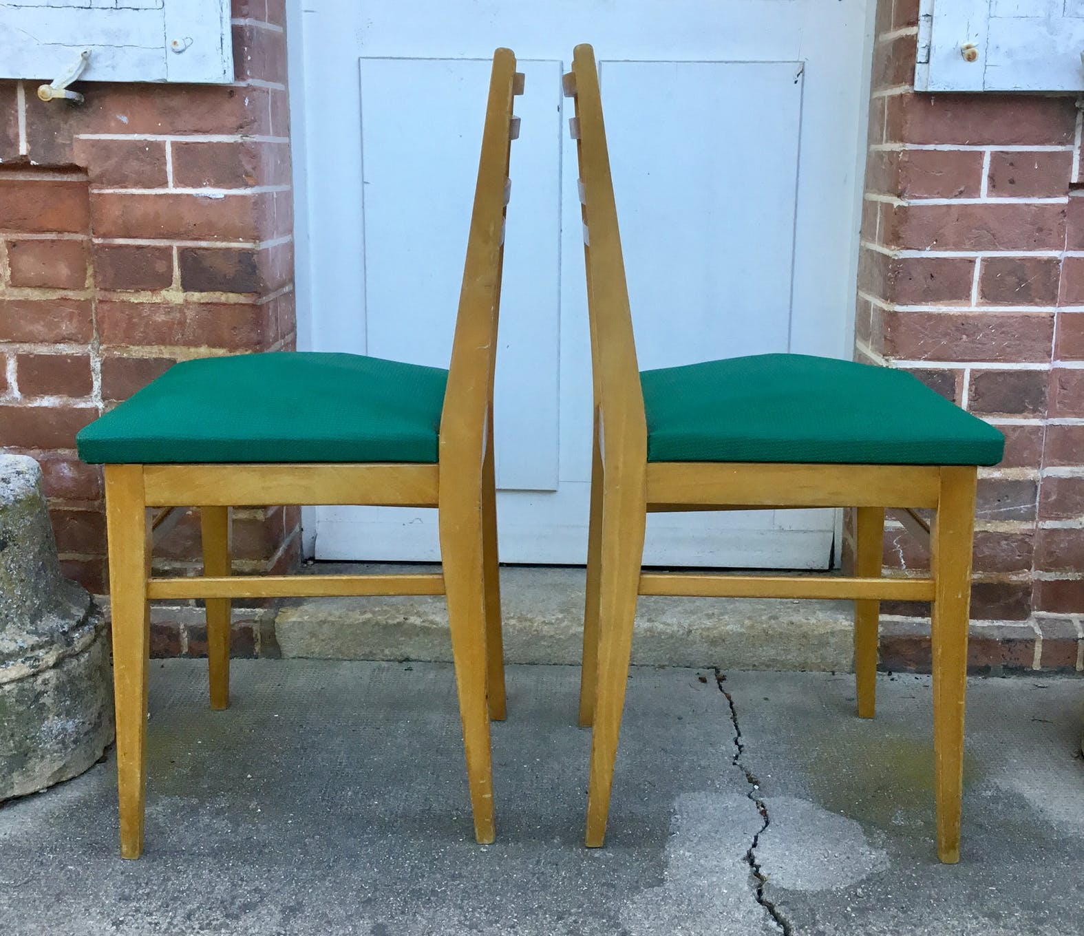 2 chaises vintage en hêtre