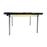 Table in formica