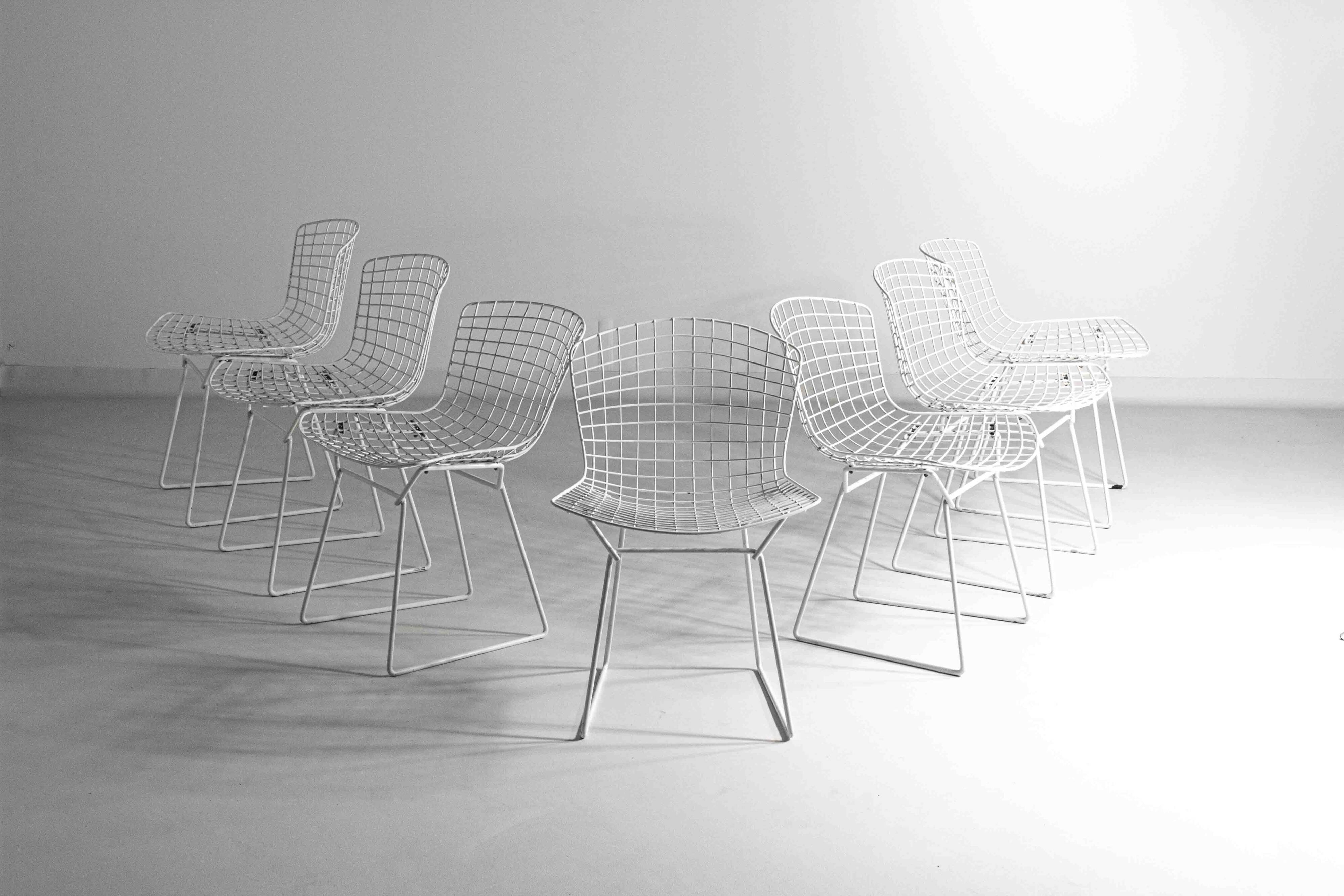 Set of 7 white coated wire chairs by Harry Bertoia for Knoll, 1970s
