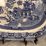 Angleterre XIXeme : grand plat en faience bleue blanche