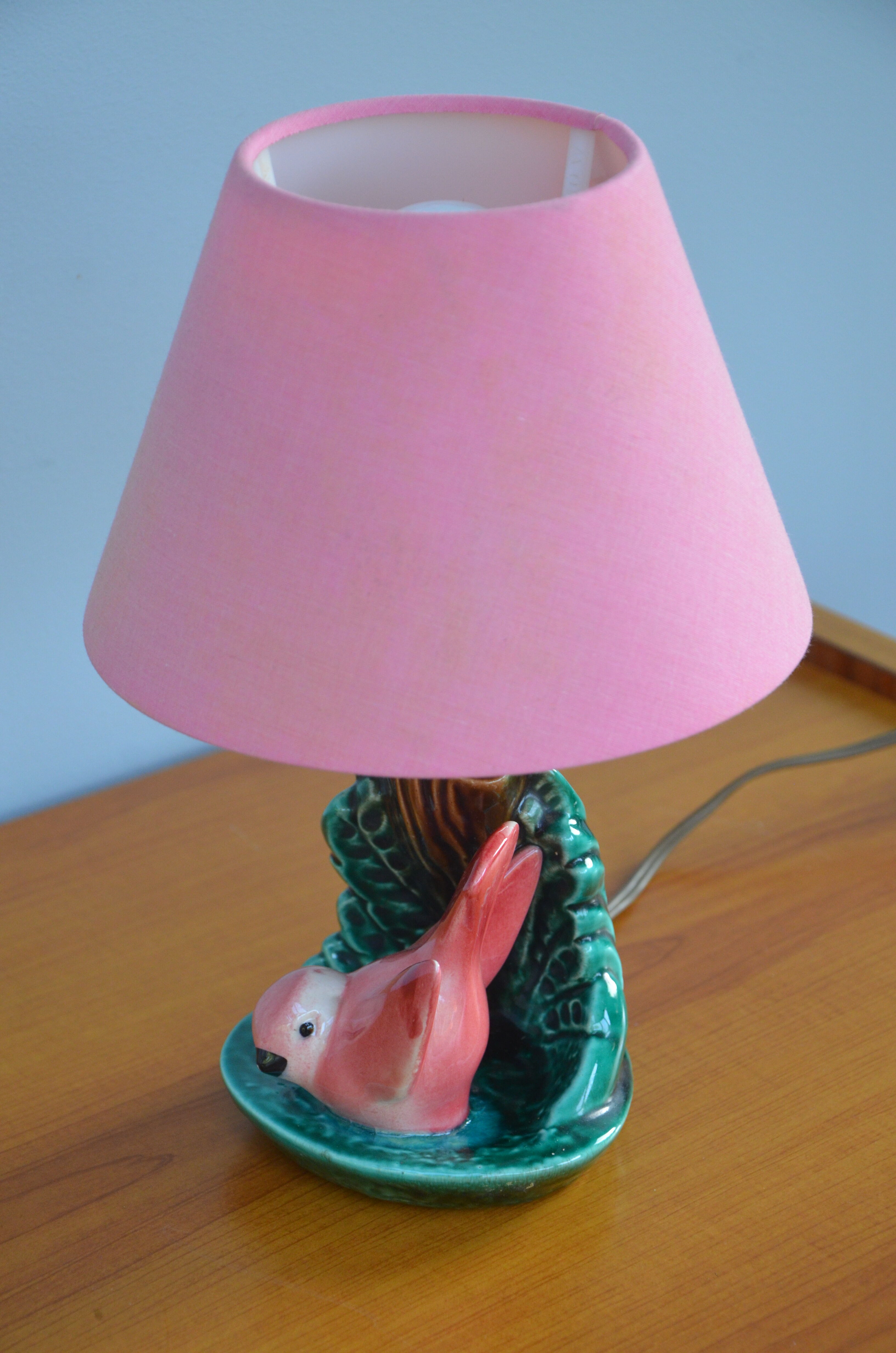 Barbtine lamp with little pink bird