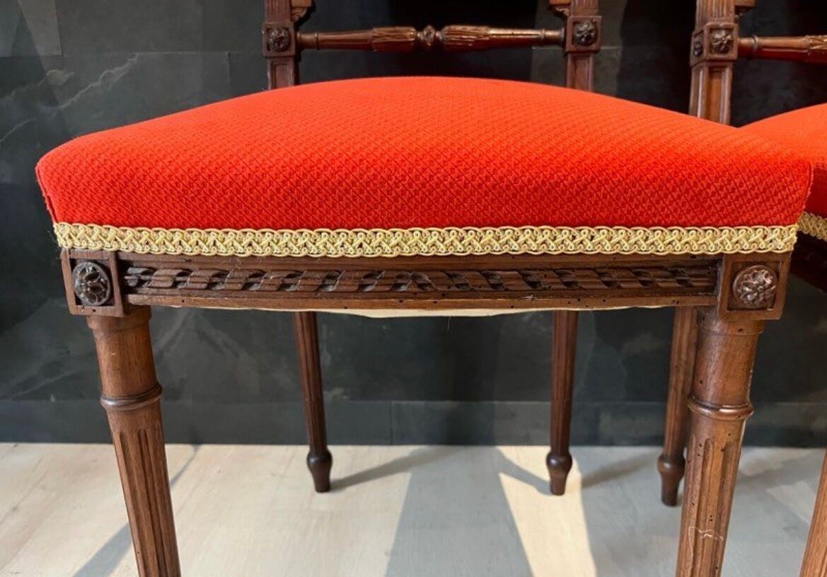 Pair of decorative chairs