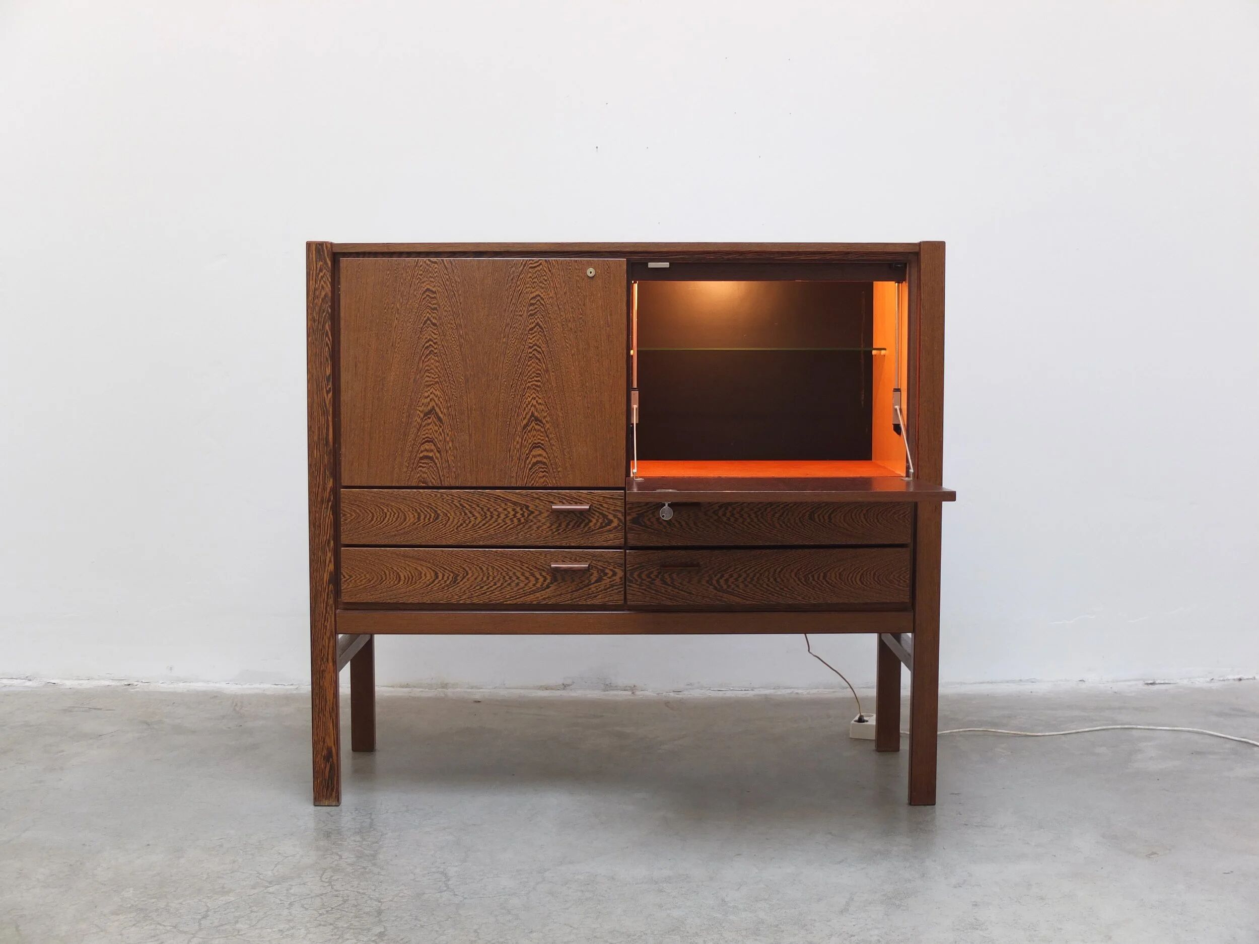 N-Line 'Team Program 500' double bar cabinet in wenge, 1966