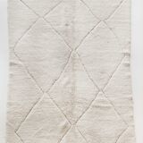 Moroccan Berber carpet Beni ouarain ecru plain with engraved diamonds 285x200cm