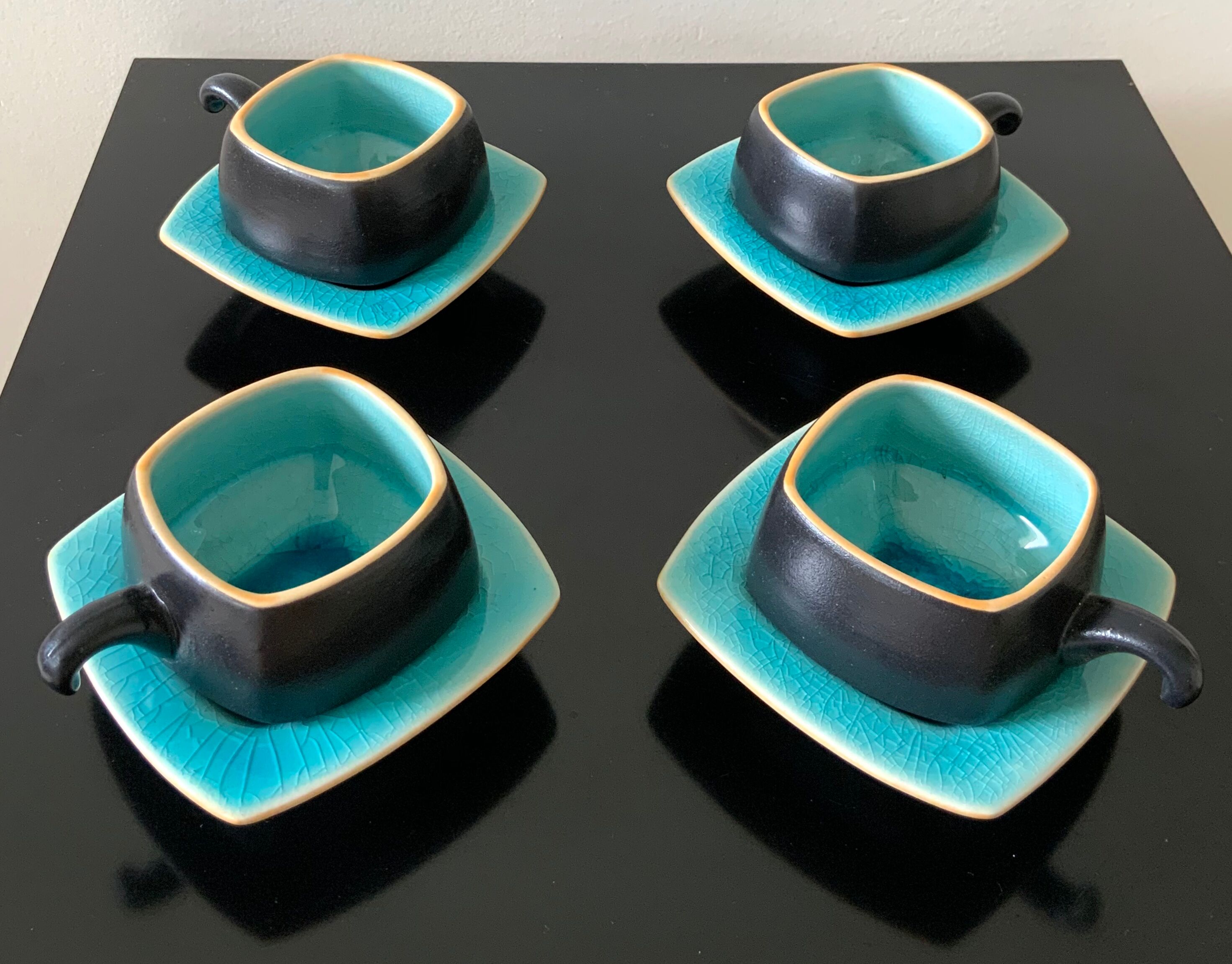 Set of 4 ceramic cups
