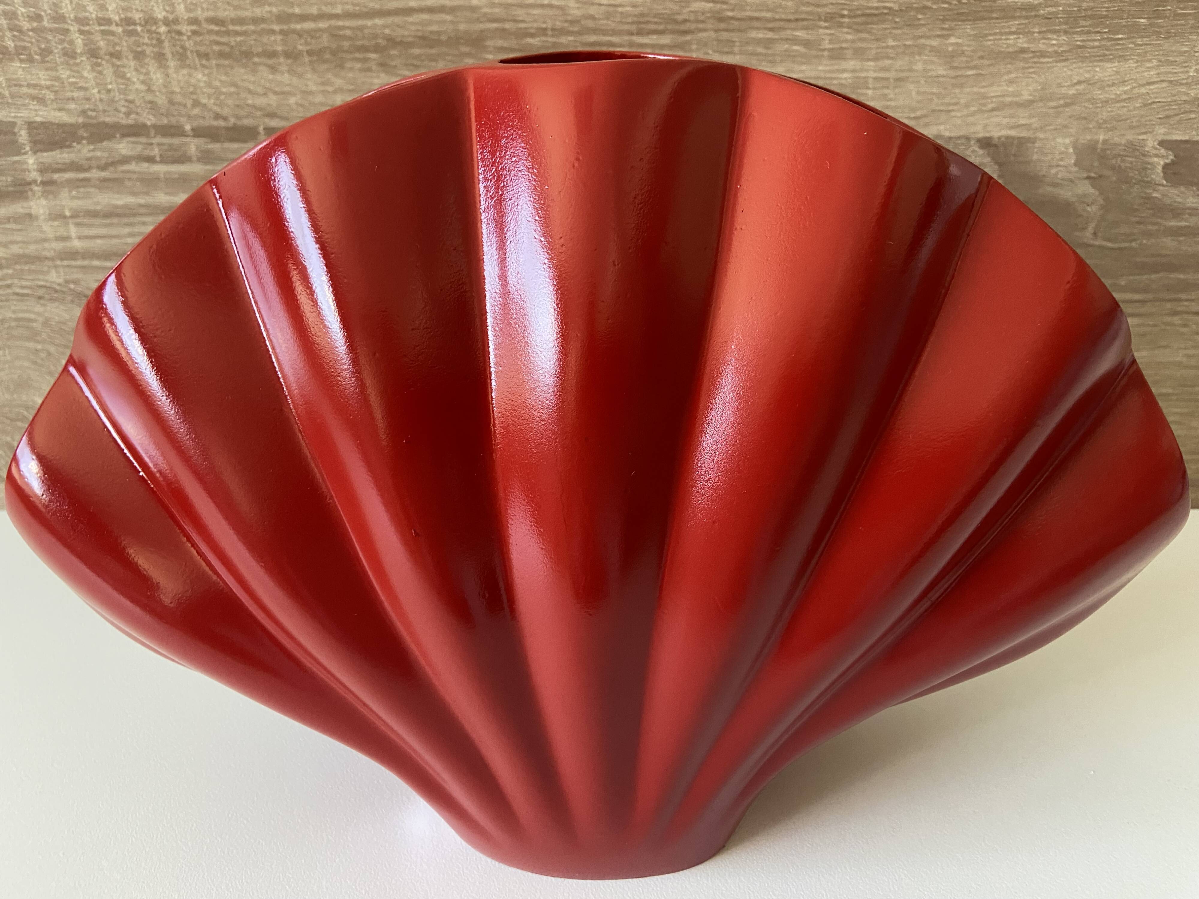 Atypical Red Shell Soliflore Vase Solid Cast Aluminum Art Decor