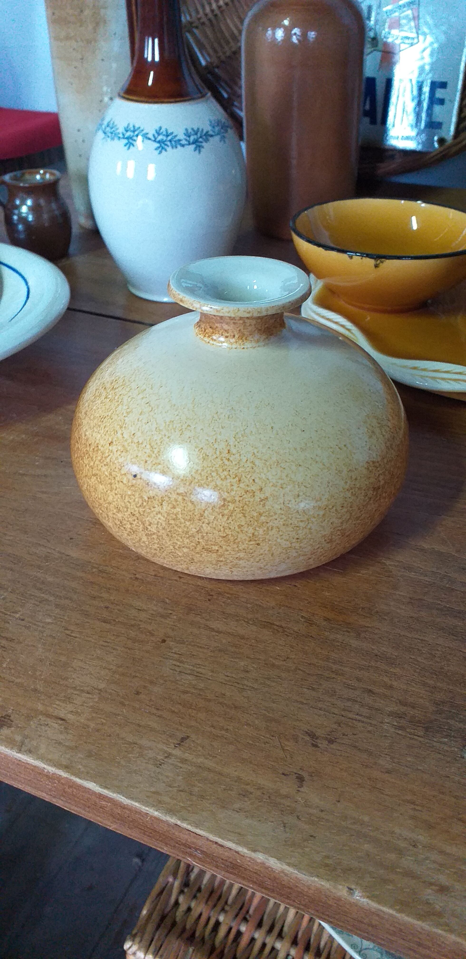 Vase ball soliflore in enamelled sandstone signed Vaser