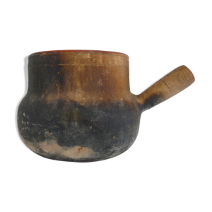 Ancienne poterie en terre cuite, poterie réfractaire, la ménagère, Vallauris. AM XIXème