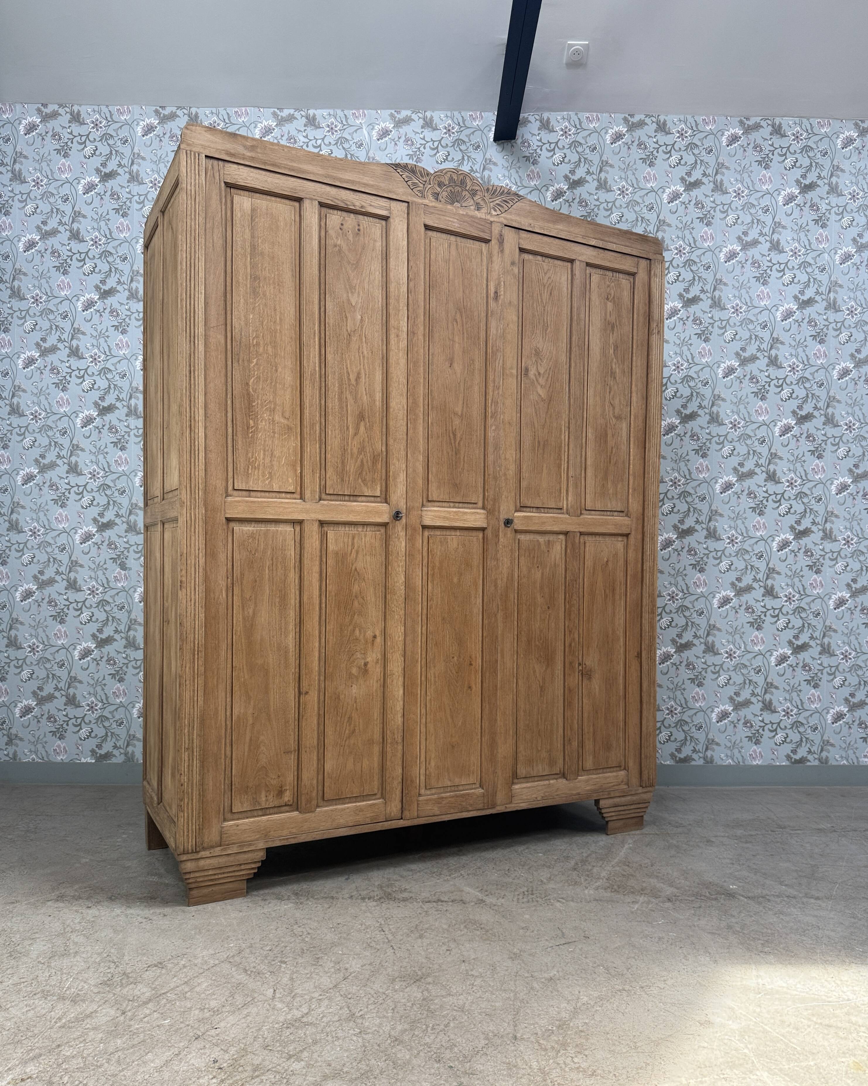 Grande armoire Art Dévo en chêne massif (rénovée)