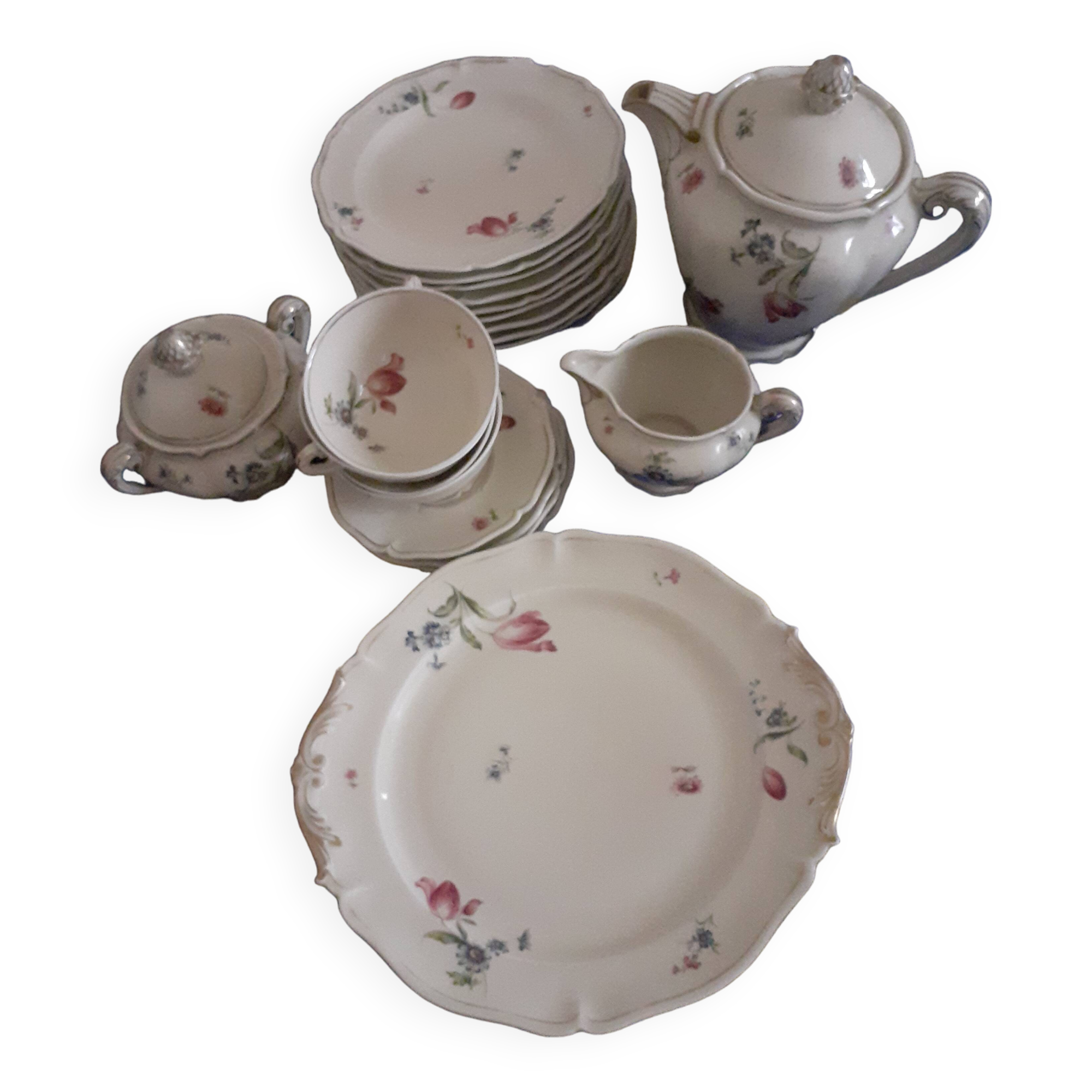 Tea and cake service