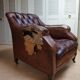 Fauteuil de bibliothèque en cuir usé avec boutons, années 1840