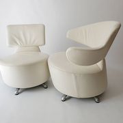 Canta and Aki swivel chairs in leather by Toshiyuki Kita for Cassina