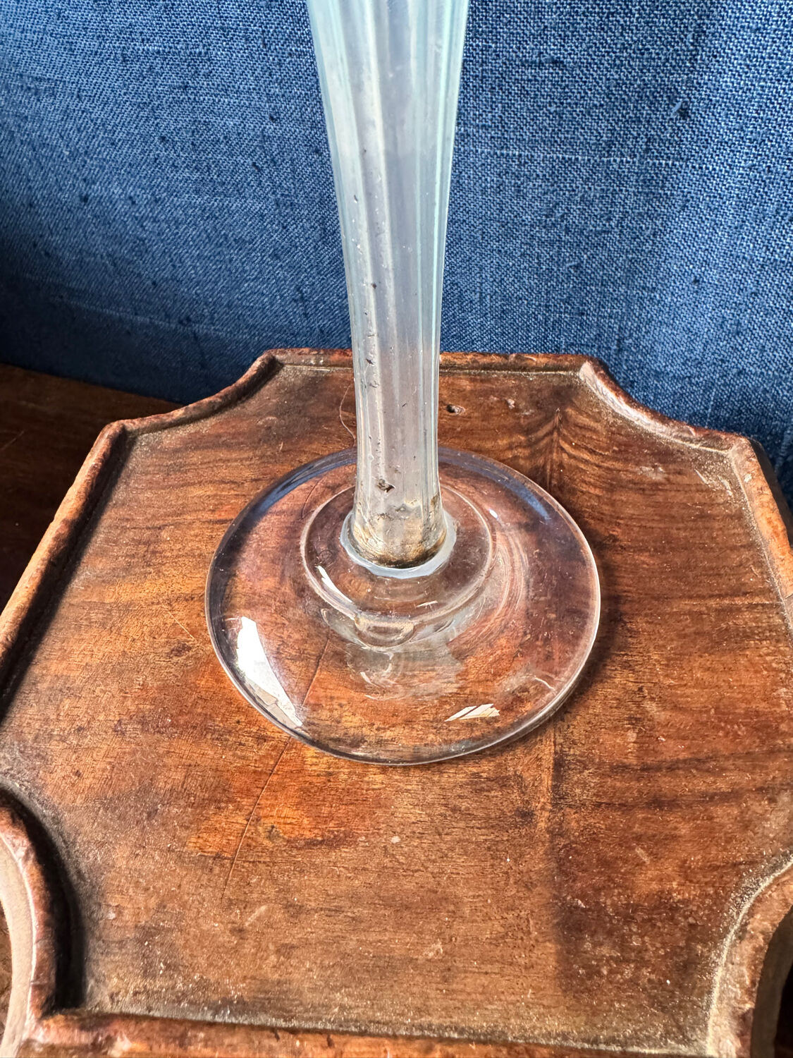 Pair of "tulip" soliflore vases in blue opaline glass – N period