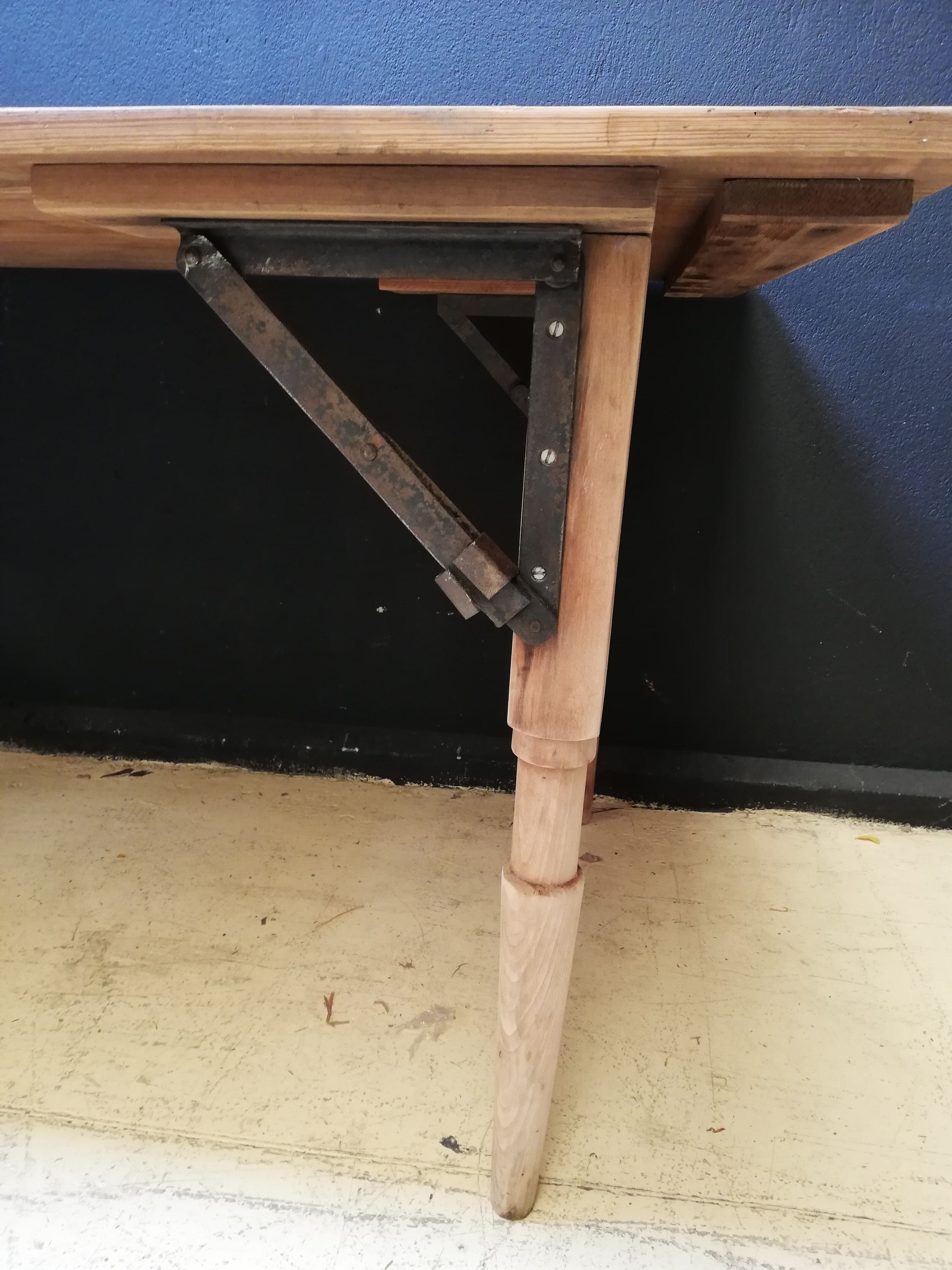 Folding table in wood brewery-guinguette, 6/8 cutlery