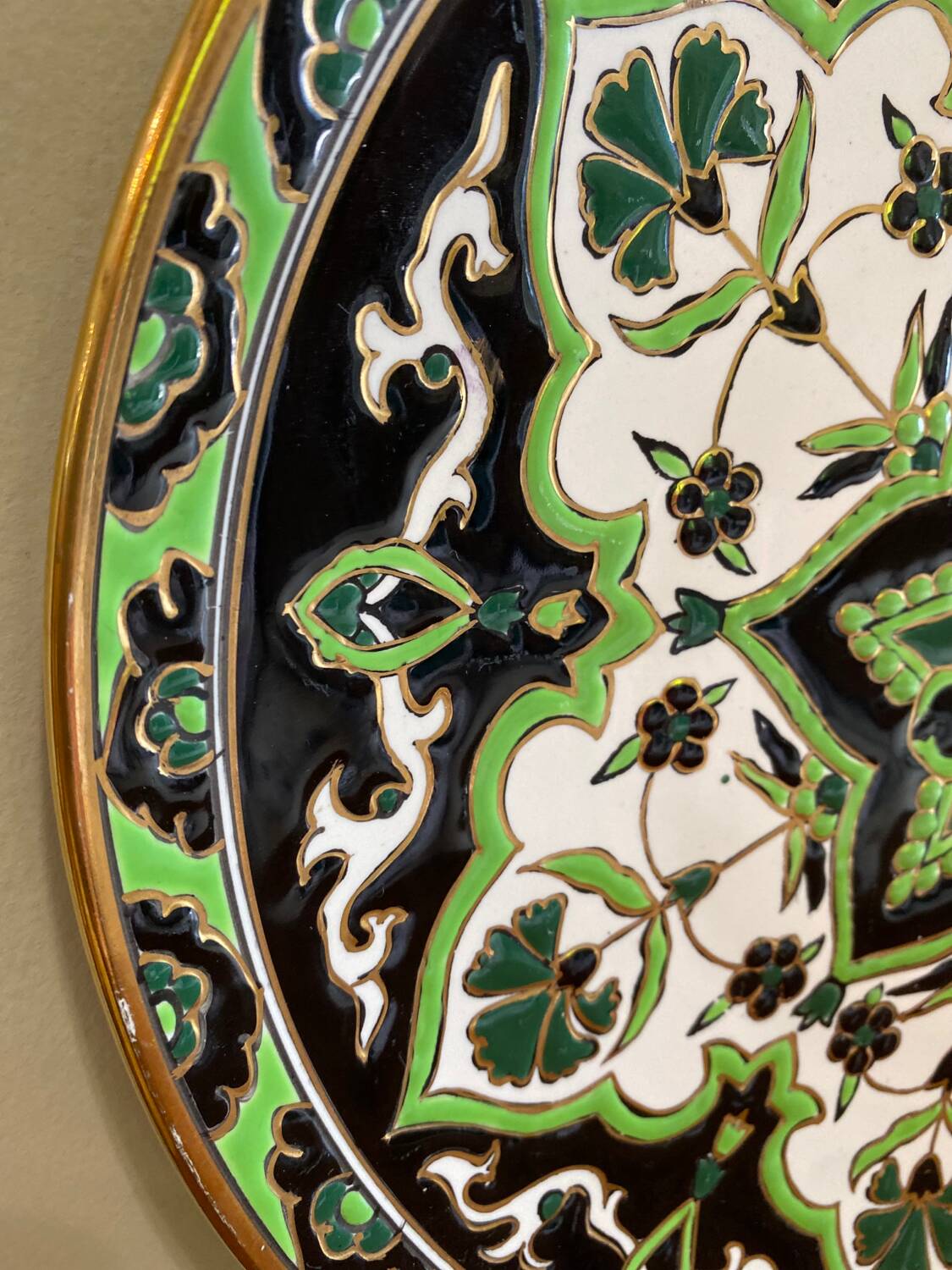 Decorative plate