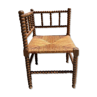 Corner chair in turned wood