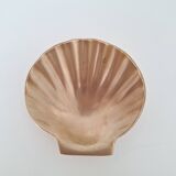 Shell-shaped brass catchall