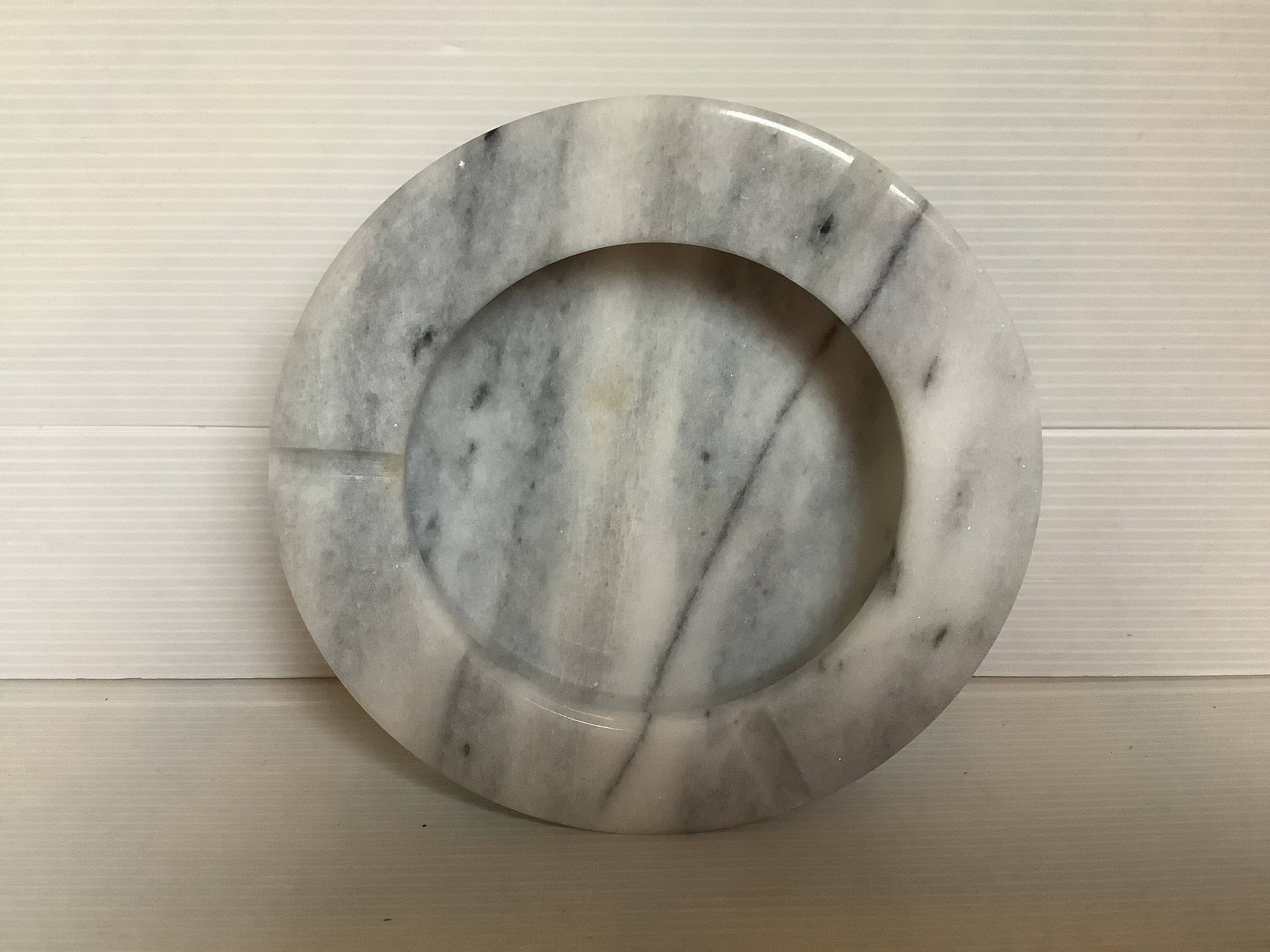 Empty pocket ashtray gray white marble