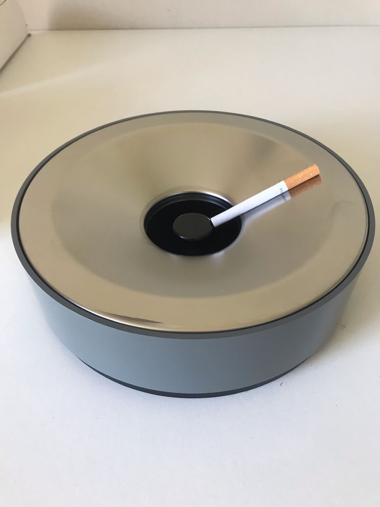 Conference ashtray Manade Samp