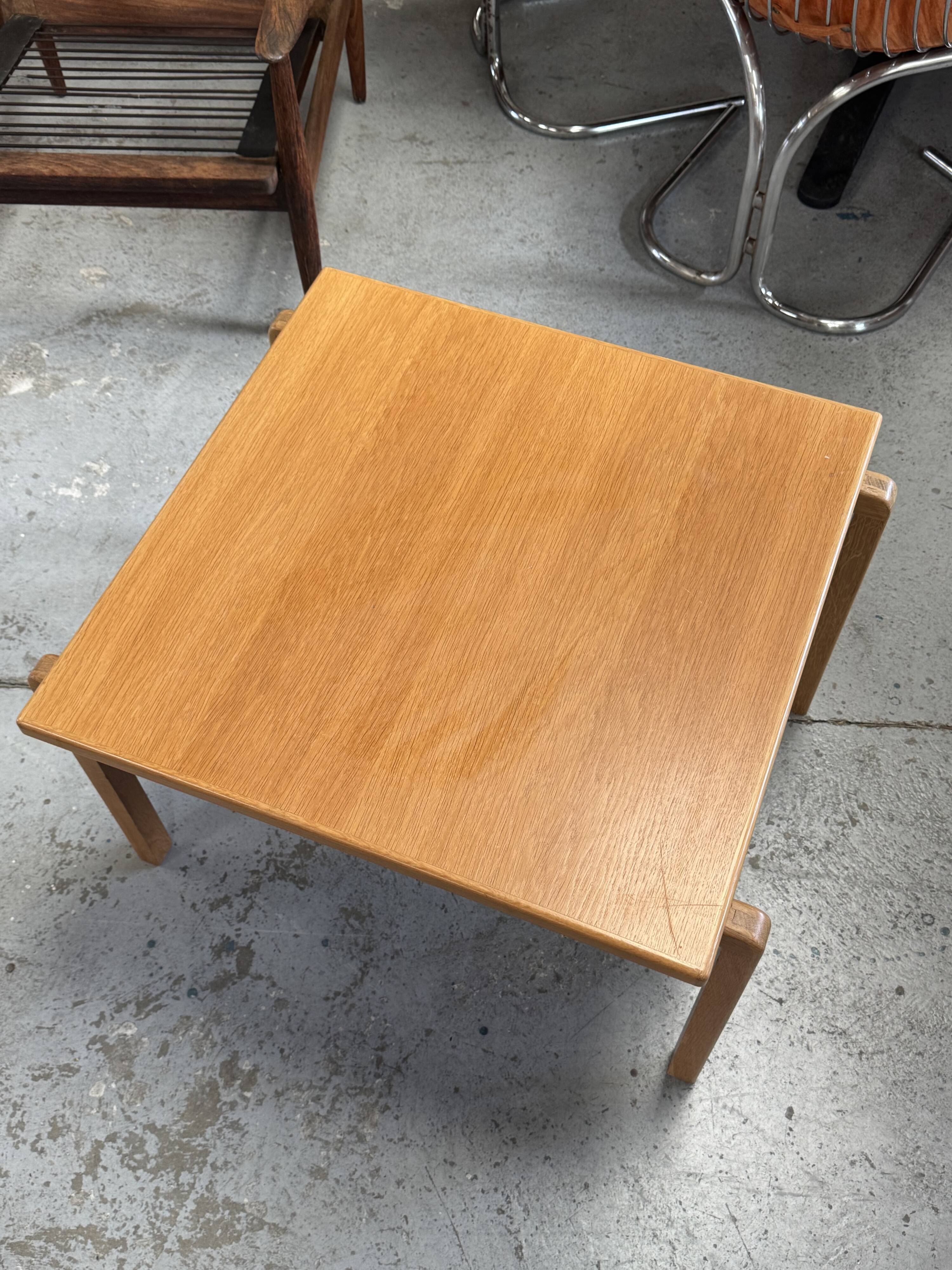 Table Alvar Aalto