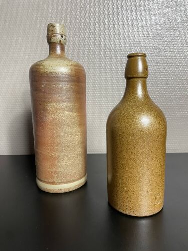 Paire de bouteilles en céramique