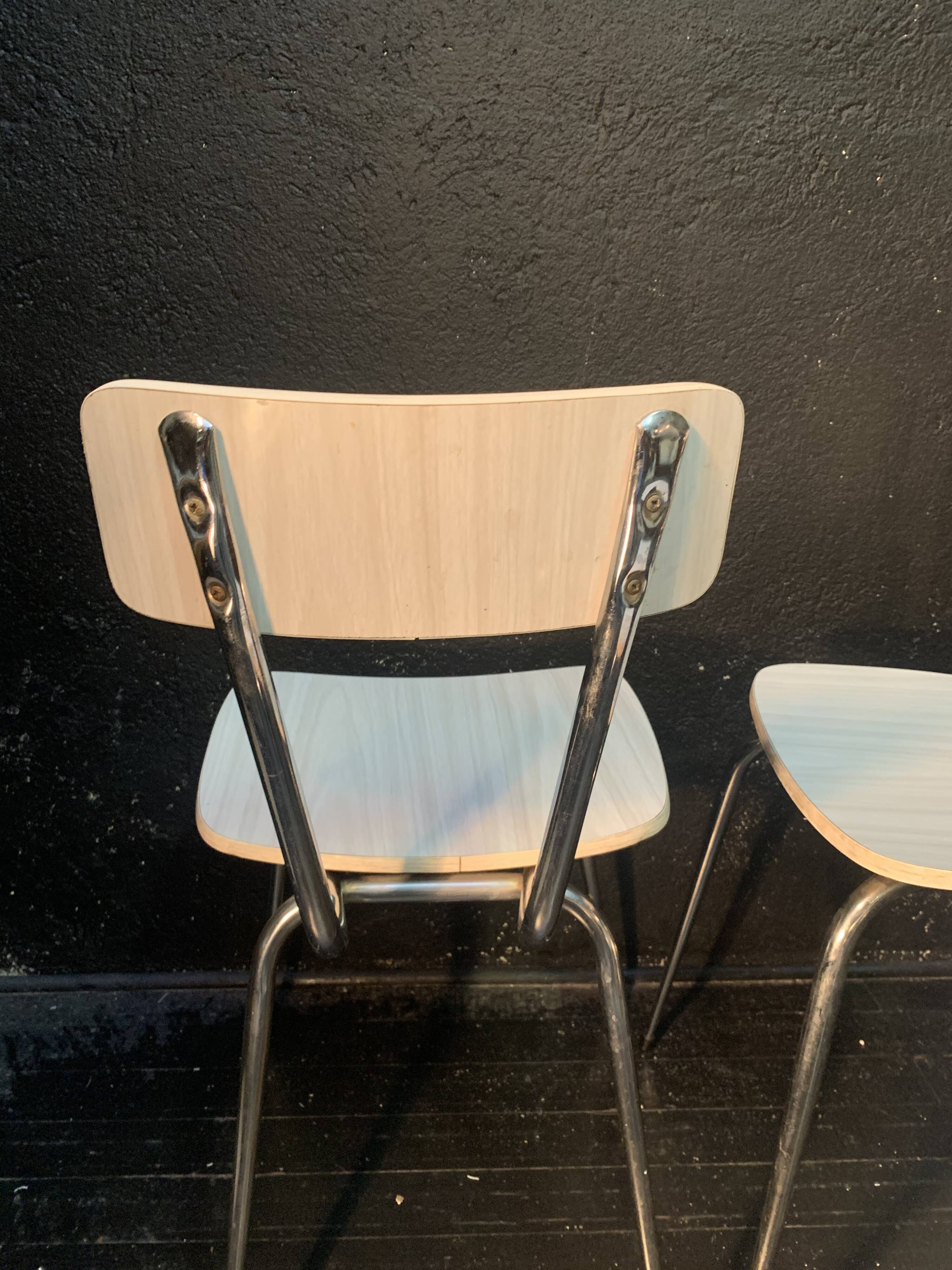 Set of 3 chairs and 1 stool in formica design, 1960