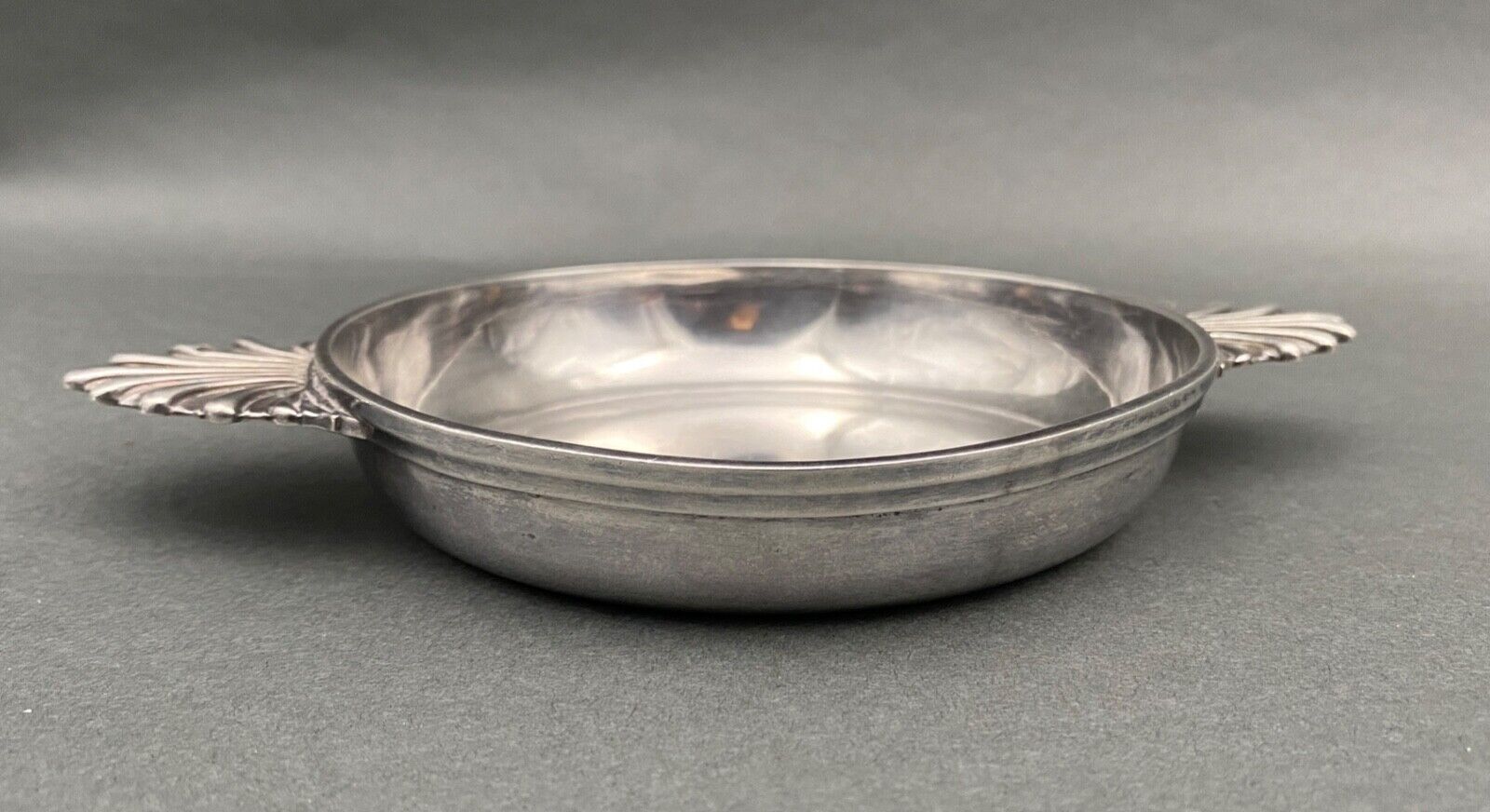 Late nineteenth century Minerva Scallop sockets