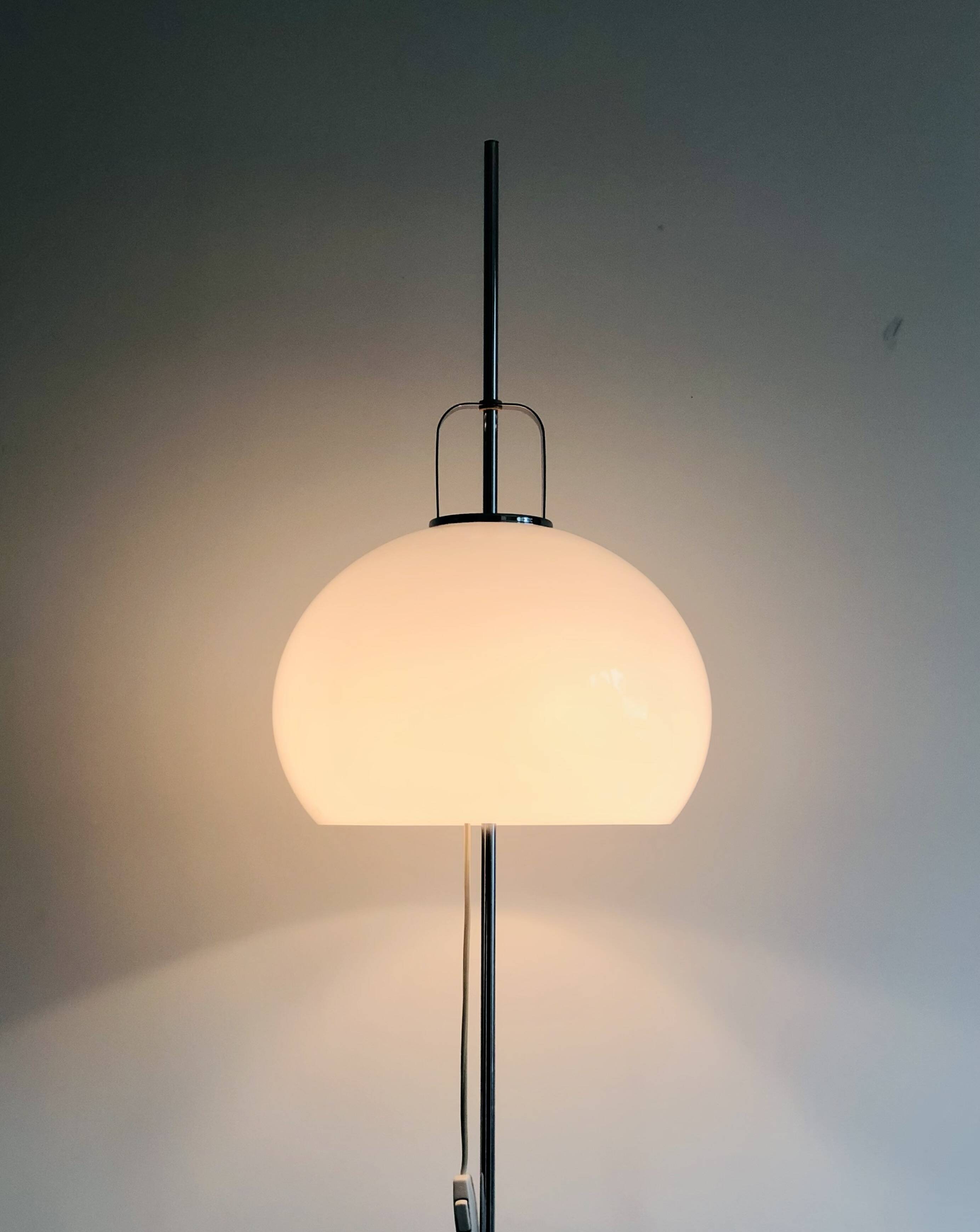 Lampadaire vintage "Lucerna" de Harvey Guzzini pour Meblo, Italie 1970