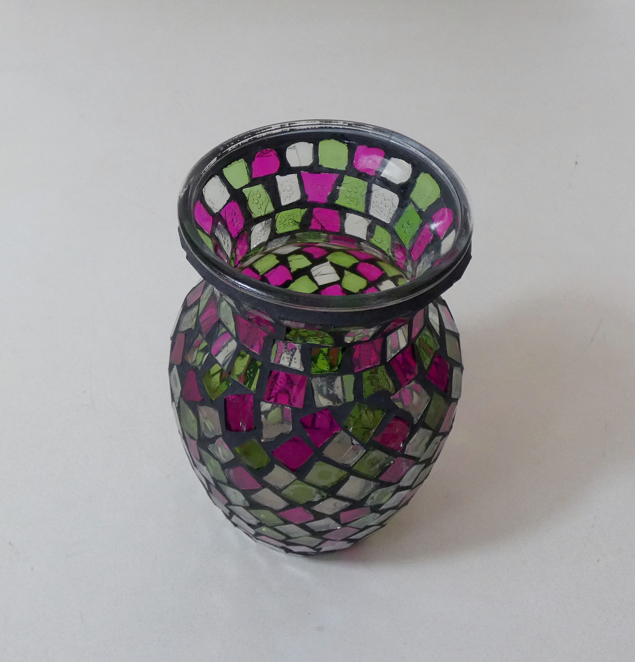 Vase vitrail à facettes vintage