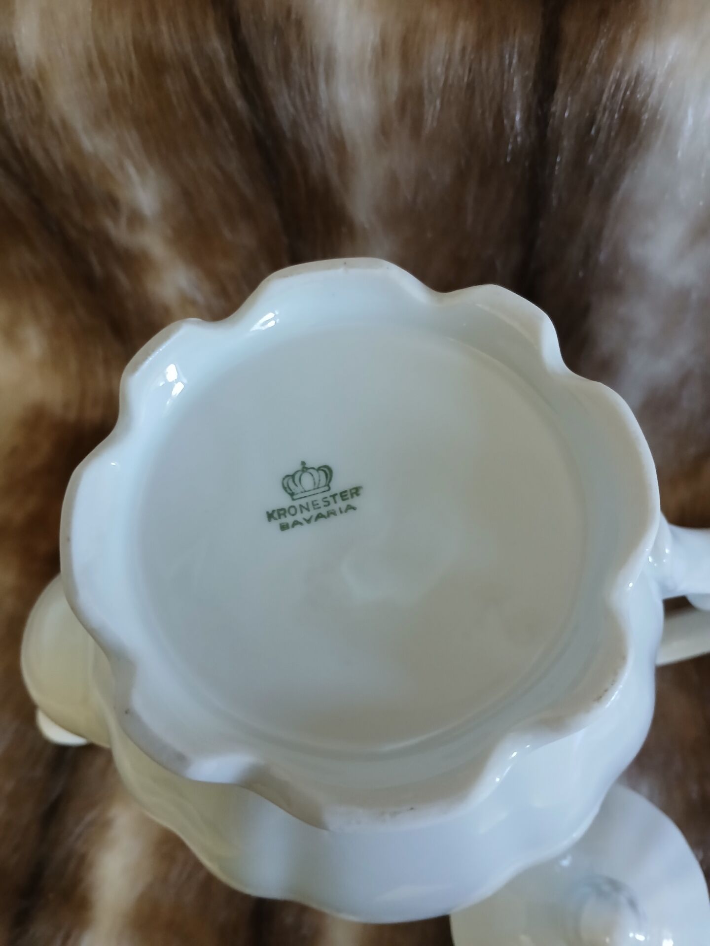 Coffee pot + porcelain milk jug