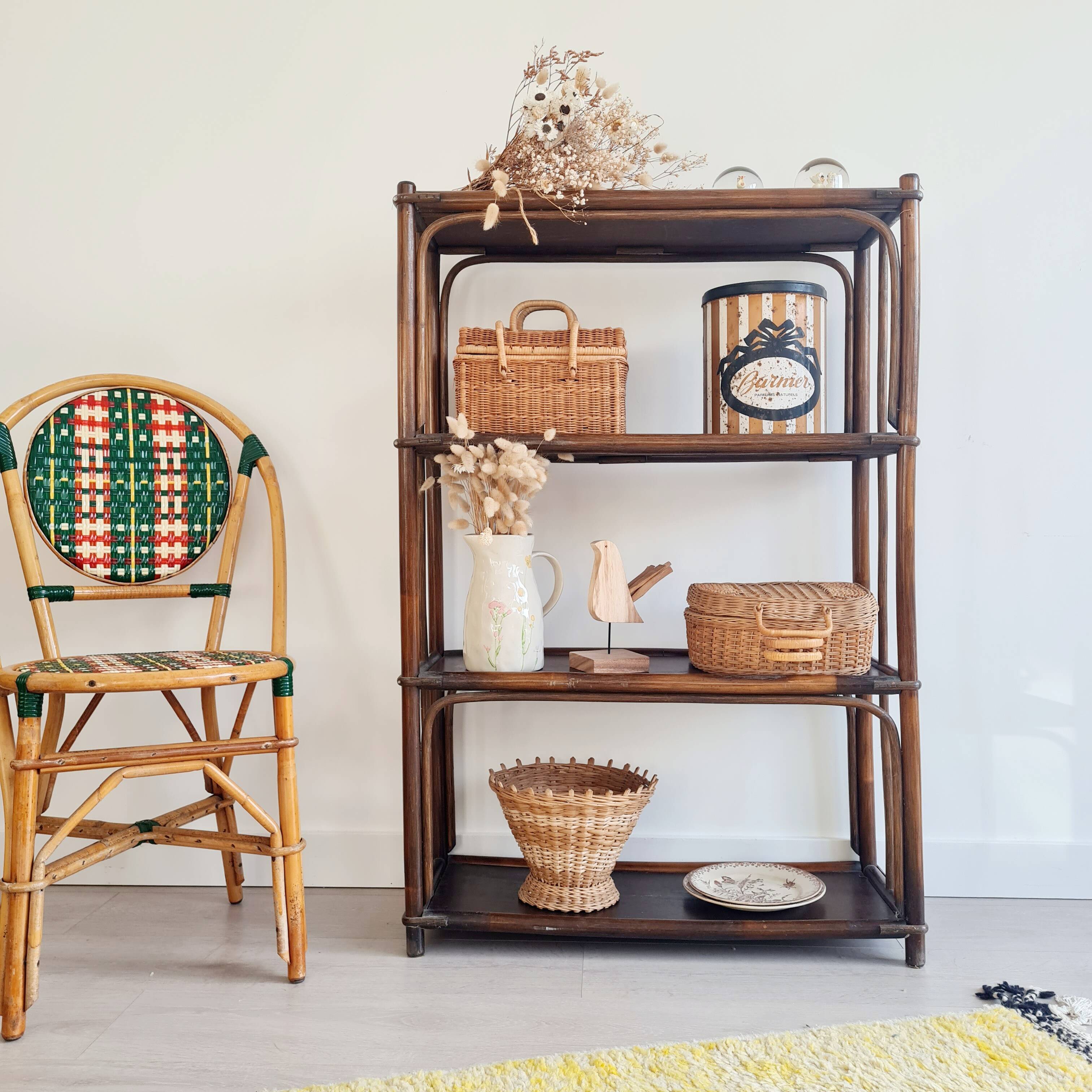 Etagère, bibliothèque en bois et rotin