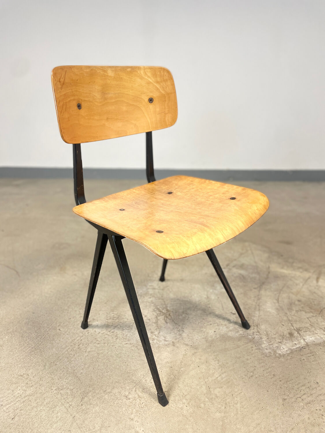 School chair result Friso Kramer, 60s, Netherlands
