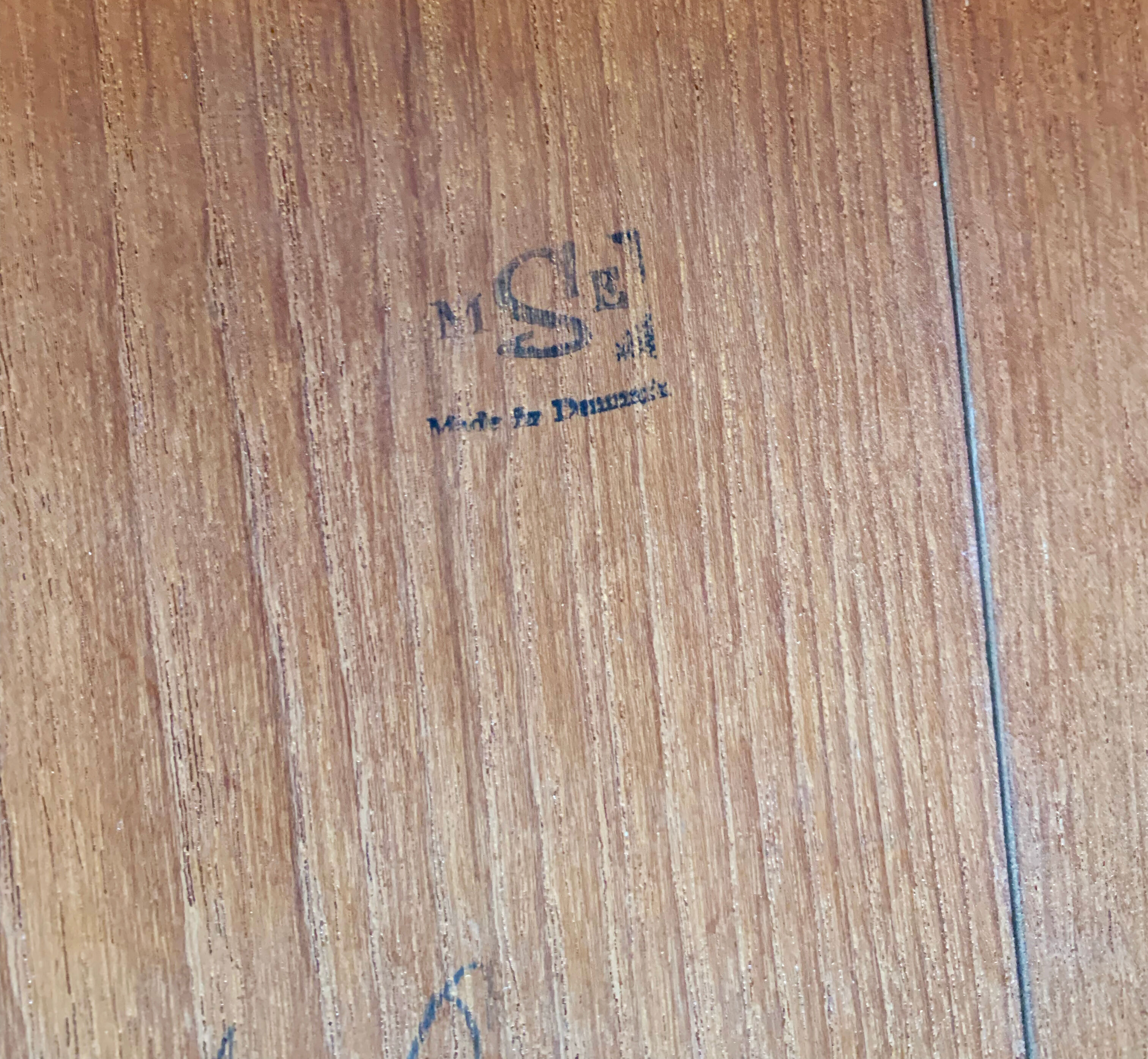 Danish teak dining table mSe Mobler, distributed by Samcom