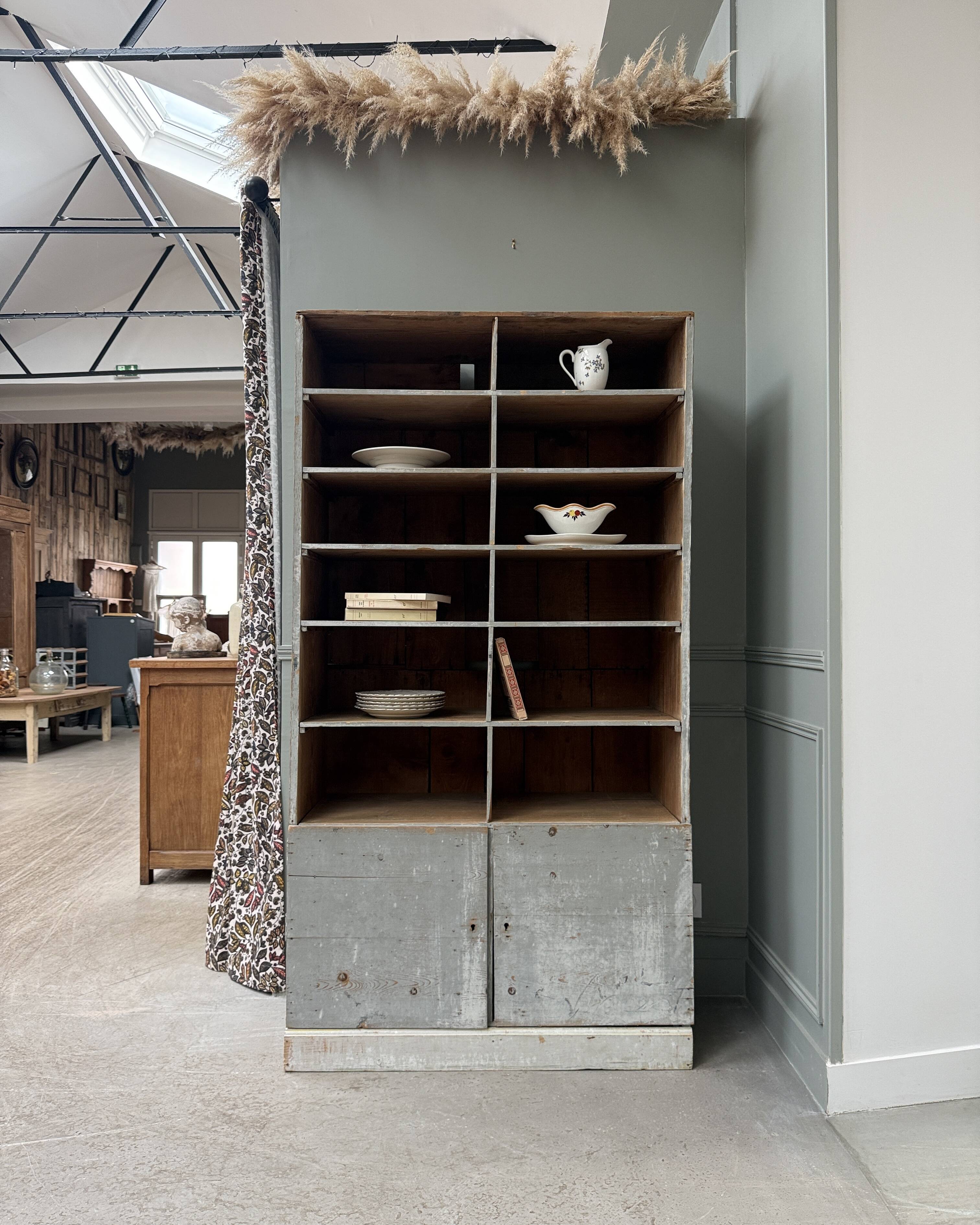 Patinated workshop furniture with compartments (renovated)