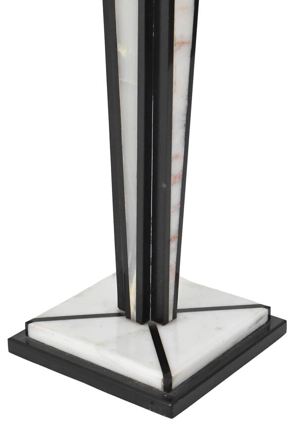 Colonne en marbre noir et blanc