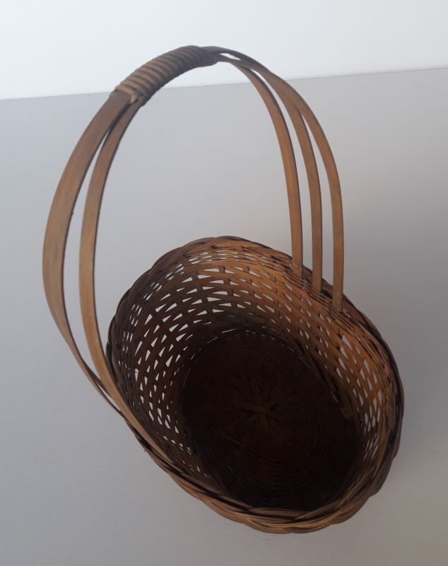 Triple handhelz wicker basket