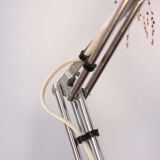 Articulated desk lamp