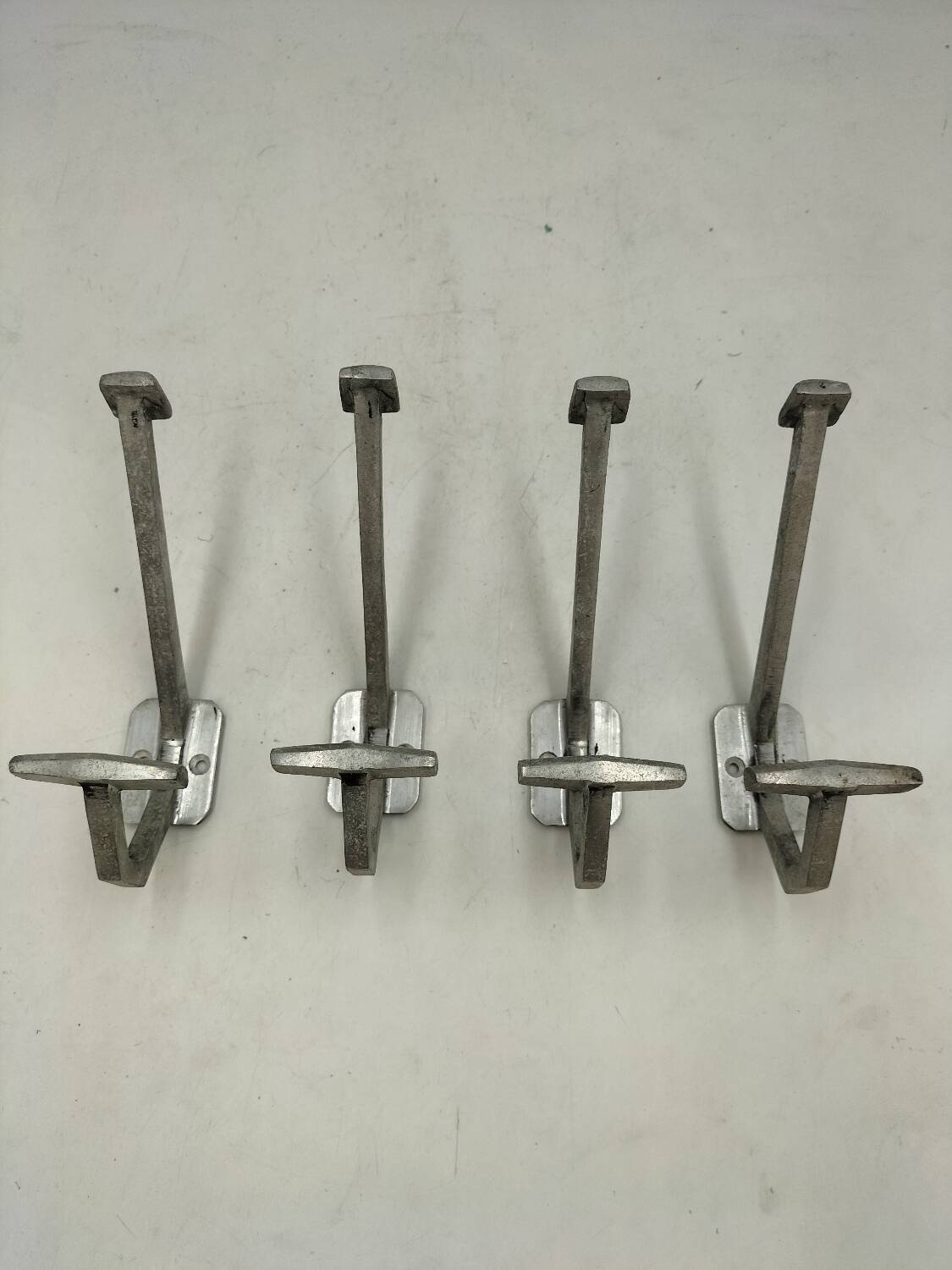 Set of 4 hooks