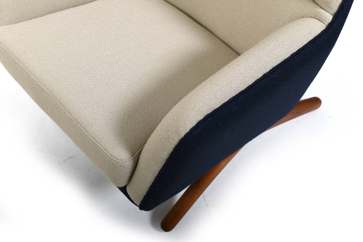 Illum Wikkelsø Lounge Chair for Mikael Laursen 1960s / New Upholstered!