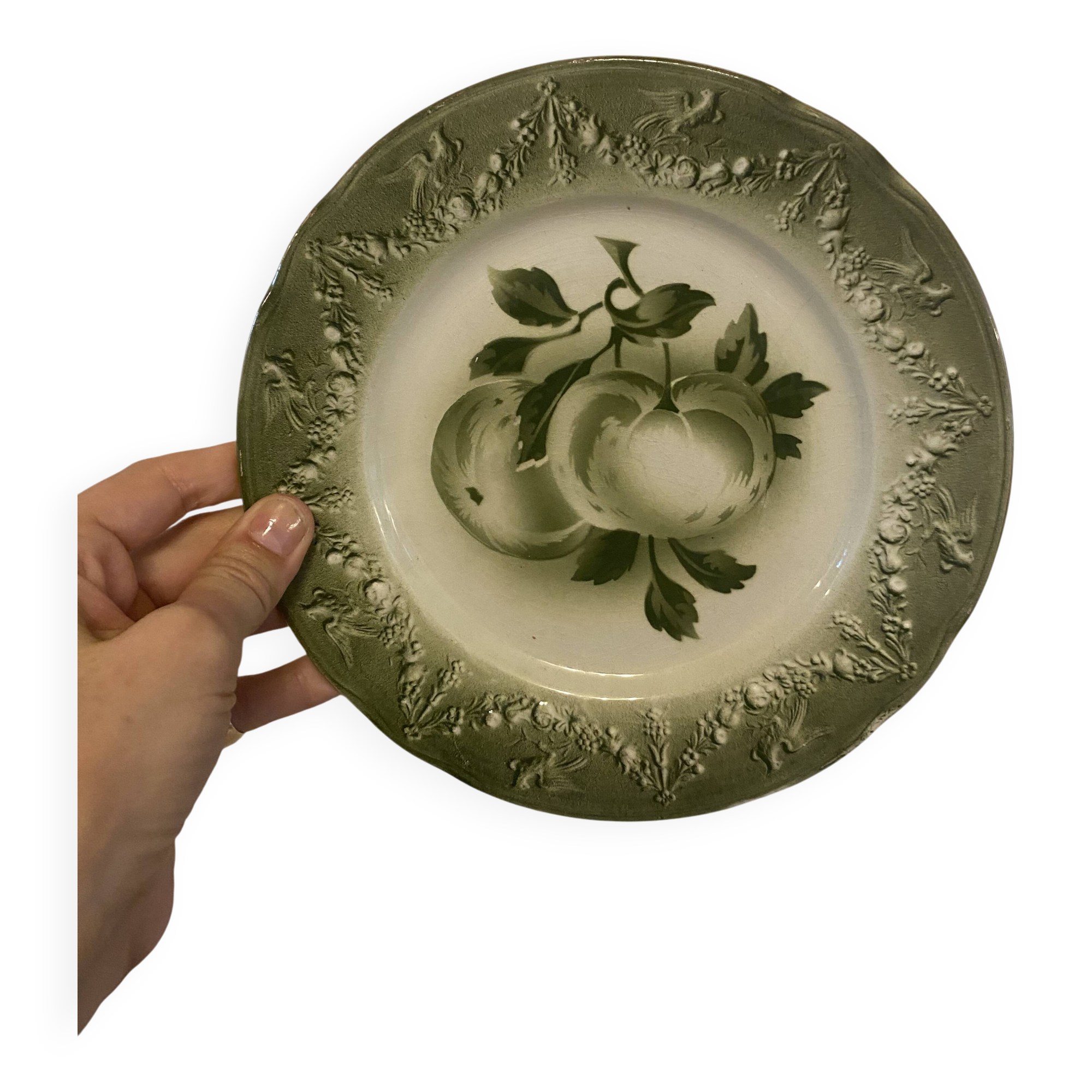 10 assiettes à dessert en barbotine Keller et Guerin Lunéville