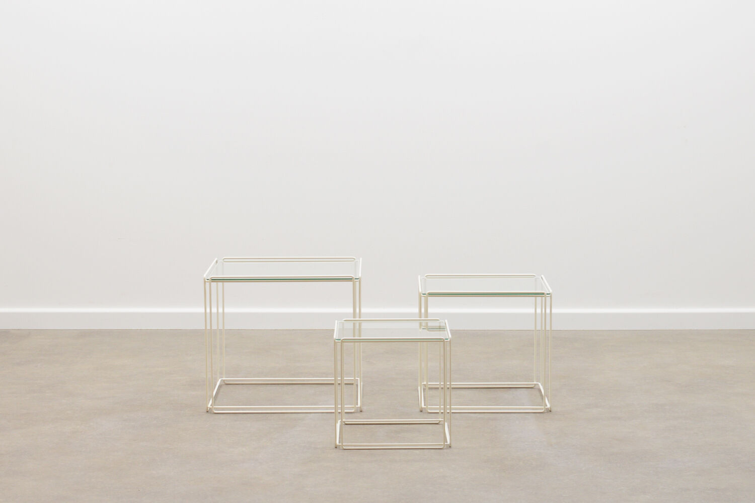 White Isocele nesting tables by Max Sauze France, 70