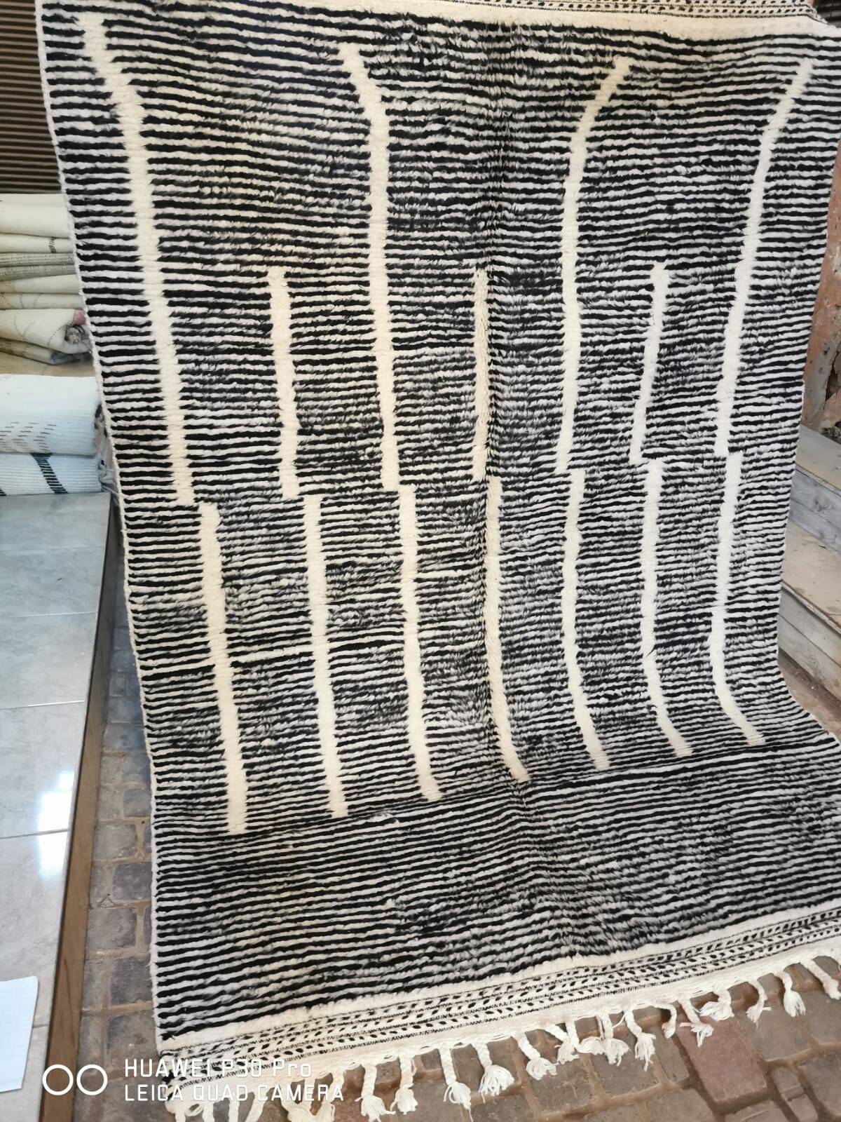 Black and white striped Beni Ouarain rug 3/2m