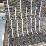 Black and white striped Beni Ouarain rug 3/2m