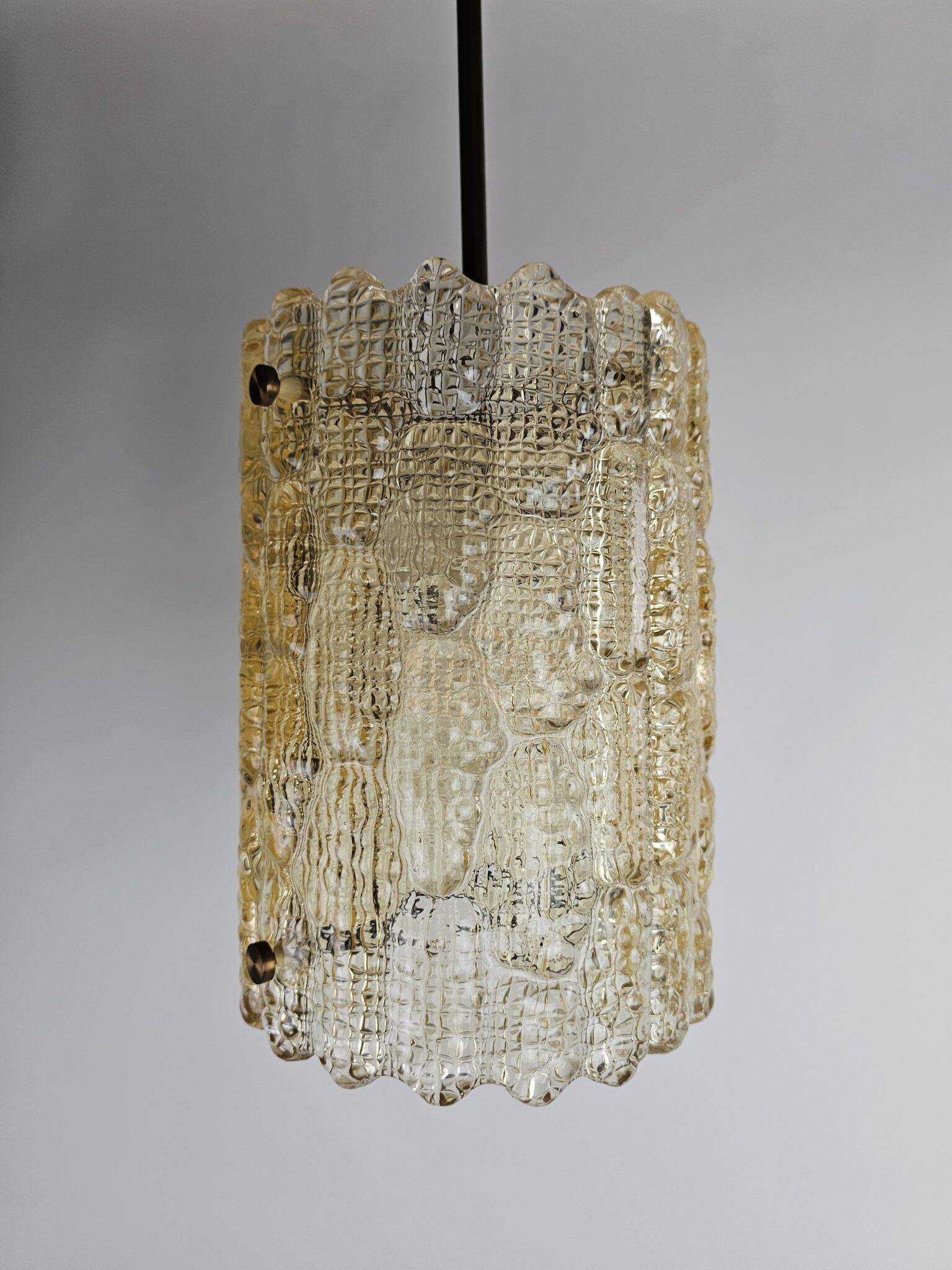 Lampe pendentive en verre doré Orrefors des années 1970
