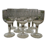 Lot de 8 verres ballon anciens en verre gravé. Frise à la Grecque.